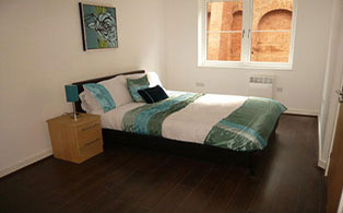 14732_000123523_IMG_04_0000web