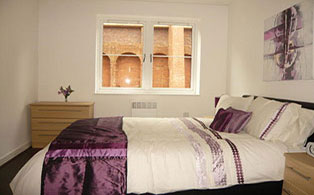 14732_000127553_IMG_03_0000web